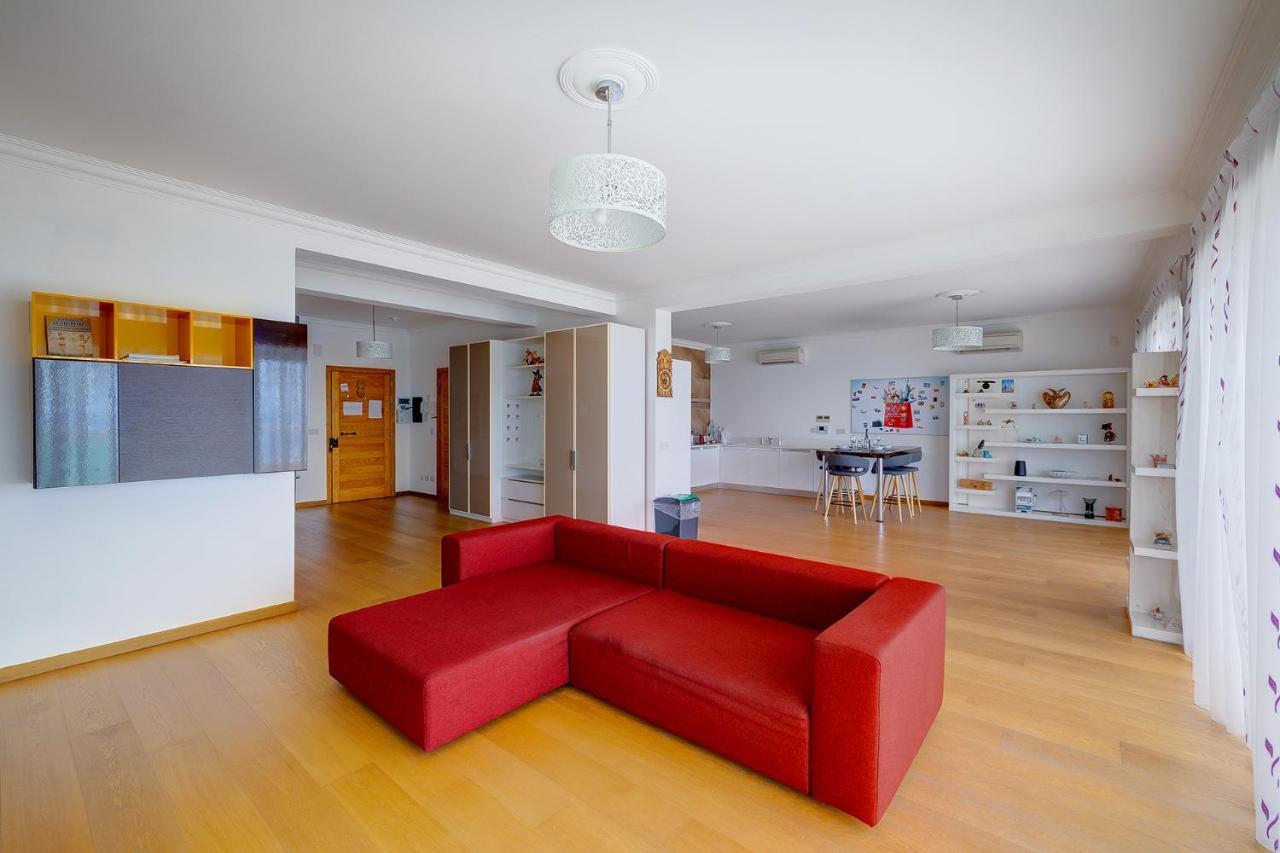 Seafront Apartment In Sliema With Pool, Upmarket Complex ภายนอก รูปภาพ